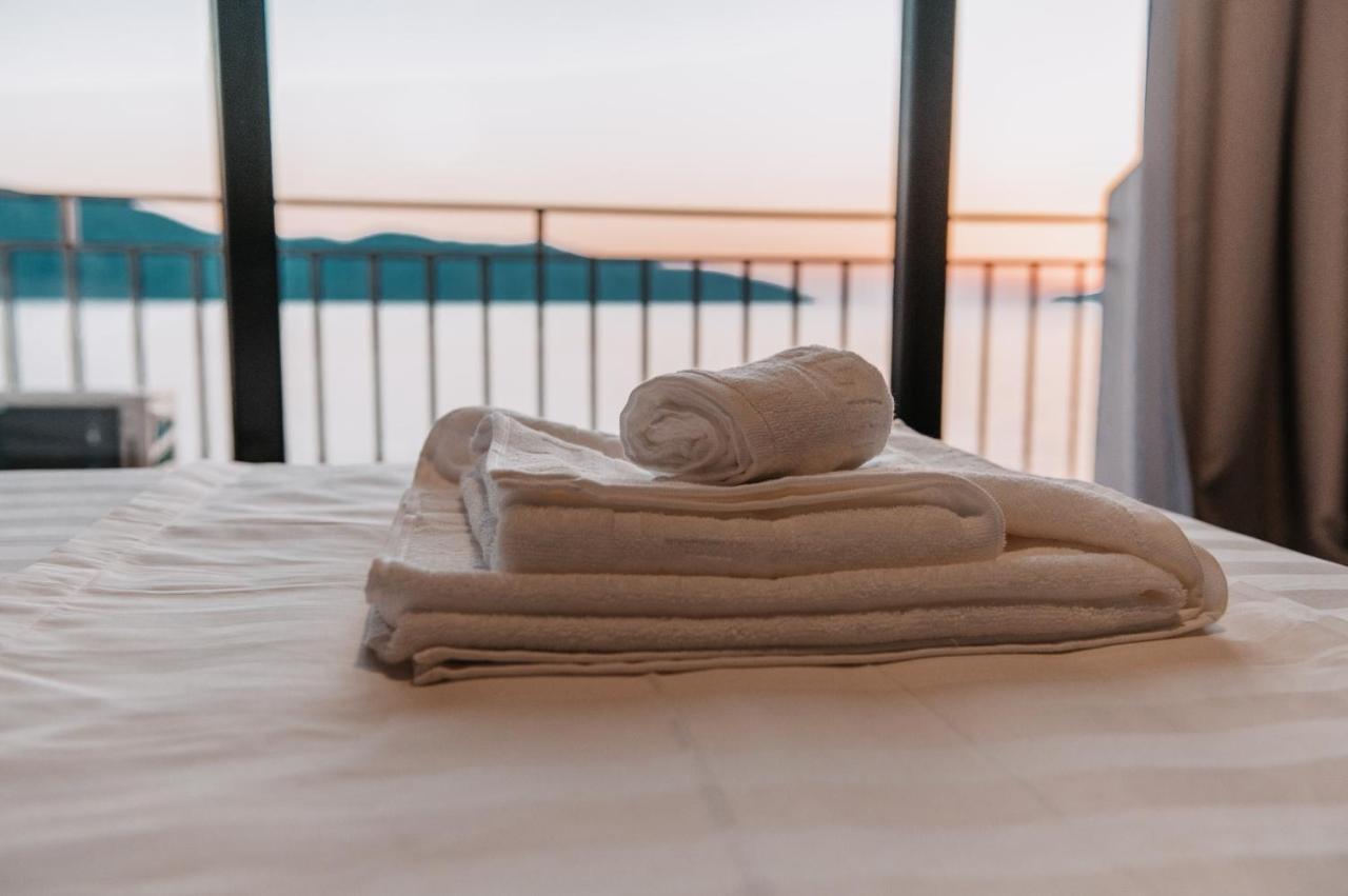 Vlorë Inn Hotel מראה חיצוני תמונה
